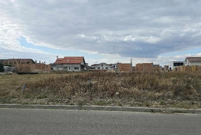 Teren de 877 mp, în Cihei