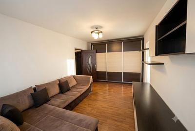 Apartament cu 3 camere decomandat, mobilat în Vitan