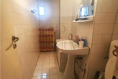 Apartament cu 4 camere decomandat, mobilat în Aradului - 3