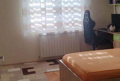 Apartament cu 2 camere decomandat în Plopilor