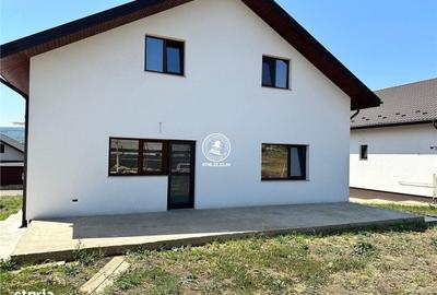 Casă cu 3 camere în Tomești