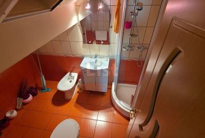Casă cu 6 camere cu Canalizare în Central - 13