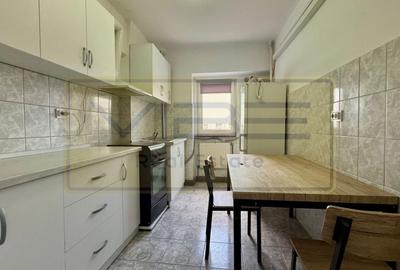 Apartament cu 3 camere decomandat, mobilat în Gară