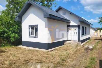 Casă individuală cu 2 camere cu Teren 250 Mp în Lumina - 1
