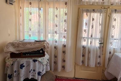 Casă cu 5 camere cu Teren 650 Mp în Central