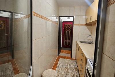 Garsonieră decomandată în Central