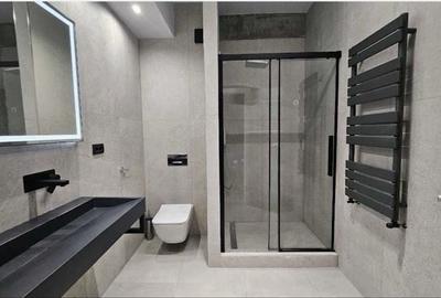 Apartament cu 4 camere decomandat în Exterior Vest