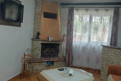 Casă cu 5 camere cu Teren 1100 Mp în Poiana - 7