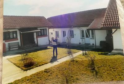 Casă cu Teren 3000 Mp în Schela - 3
