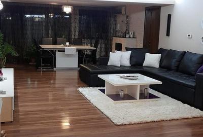 Apartament cu 5 camere decomandat, mobilat în Central