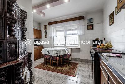 Casă individuală cu 8 camere cu Canalizare în Nord-Est - 4