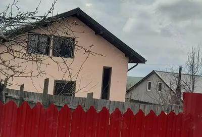 Casă cu 4 camere cu Centrală Termică în Miclești - 8