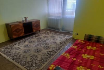 Garsonieră semidecomandată în Brazda lui Novac