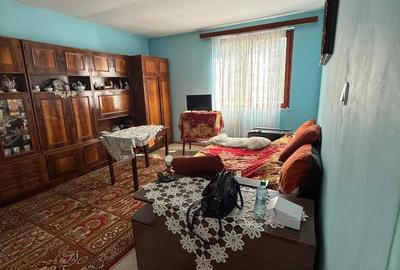 Casă cu 3 camere cu Teren 2200 Mp în Cruceni