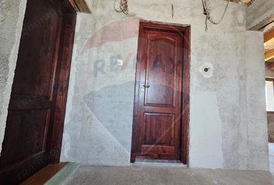 Casă cu 2 camere cu Teren 719 Mp în Central
