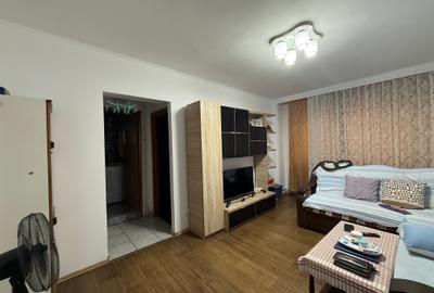Apartament cu 2 camere semidecomandat în Ghencea