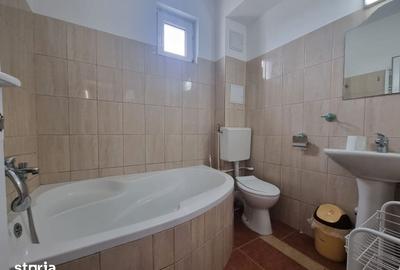 Casă cu 7 camere cu Teren 136 Mp în Central - 7