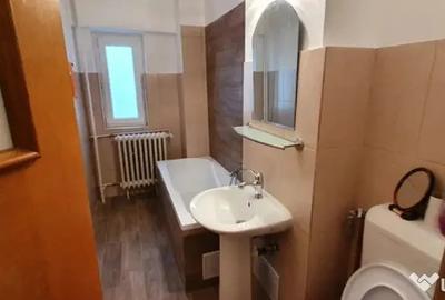 Garsonieră decomandată în Unirii