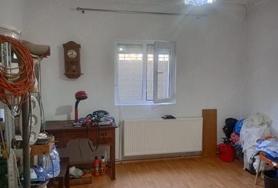 Casă cu 3 camere cu Teren 223 Mp în Central
