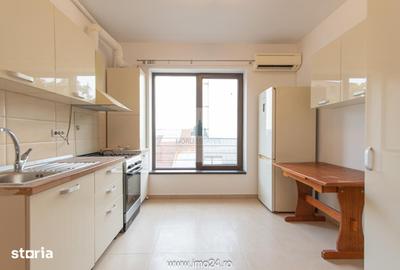Apartament cu 3 camere în Centrul Civic