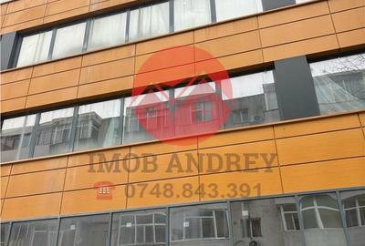 Spațiu comercial, de 1,100 mp, în Central