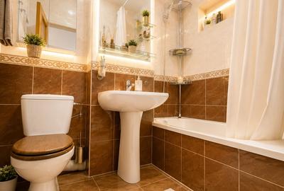 Apartament cu 3 camere decomandat în Micro 6 - 6