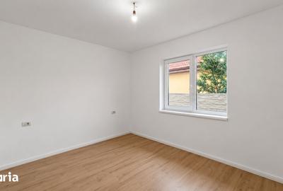 Casă cu 4 camere cu Teren 400 Mp în Utvin