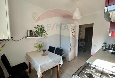Apartament cu 3 camere decomandat, mobilat în Mărăști