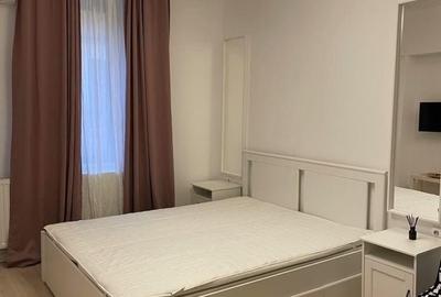 Garsonieră decomandată în Universitate