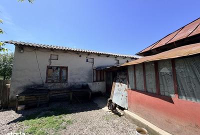 Casă cu 4 camere în Preajba
