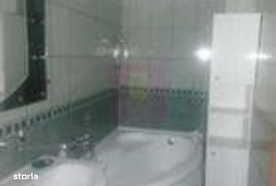 Apartament cu 2 camere decomandat în Tei