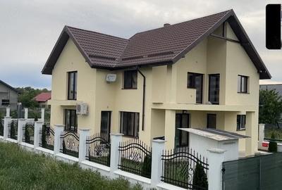 Casă cu Teren 600 Mp în Central - 13