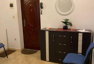 Apartament cu 3 camere decomandat în Podu Roș - 2