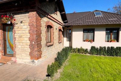 Casă cu 4 camere în Exterior Vest