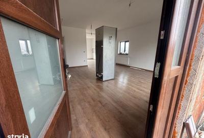Casă cu 3 camere cu Teren 715 Mp în Chevereșu Mare - 9