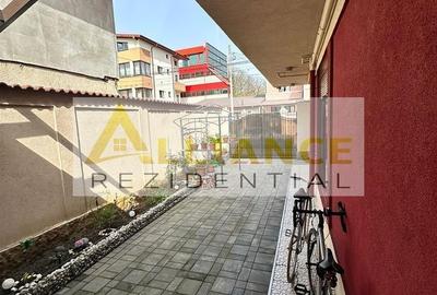 Casă cu 4 camere în Berceni