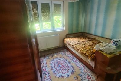 Apartament cu 3 camere decomandat în Mazepa 1