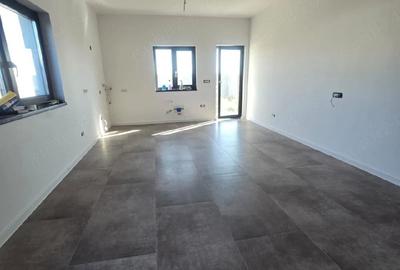 Casă cu Teren 250 Mp în Central