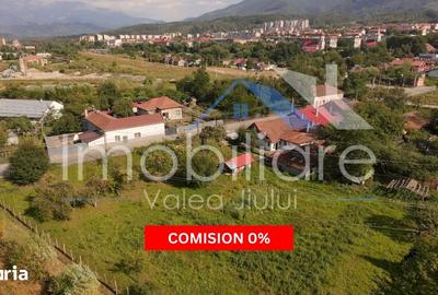 Teren de 2800 mp, în Central