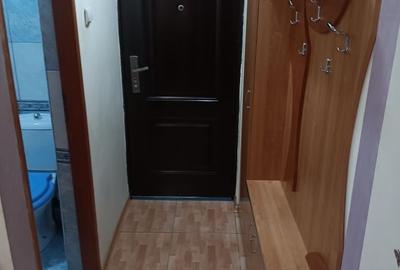 Garsonieră decomandată în Manolești