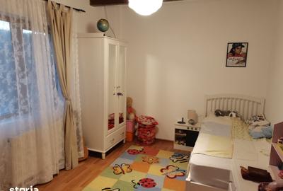 Casă cu 5 camere cu Teren 1000 Mp în Aninoasa - 3
