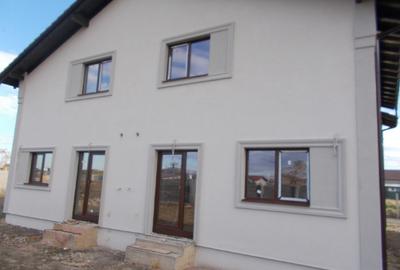 Duplex cu 4 camere cu Teren 280 Mp în Moșnița Veche - 2