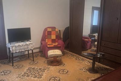 Casă cu 5 camere cu Teren 334 Mp în Calea București