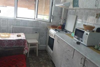 Apartament cu 2 camere decomandat în Micro 20 - 9