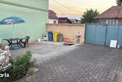 Casă cu 2 camere cu Teren 120 Mp în Central