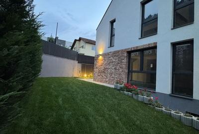 Casă cu 4 camere cu Teren 300 Mp în Florești