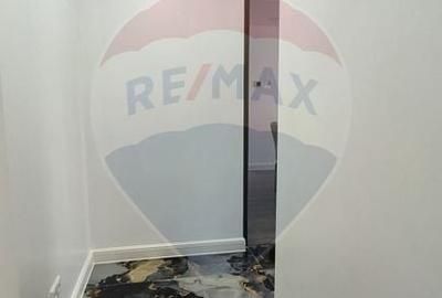Apartament cu 3 camere semidecomandat, mobilat în Micro 40 - 15