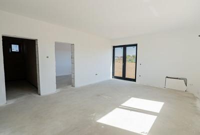 Casă cu 4 camere în Oșorhei