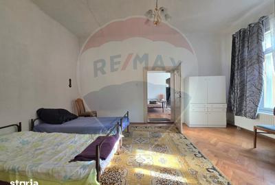 Casă cu 4 camere cu Teren 332 Mp în Ultracentral - 1