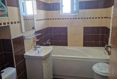 Apartament cu 3 camere decomandat în Lunei - 3